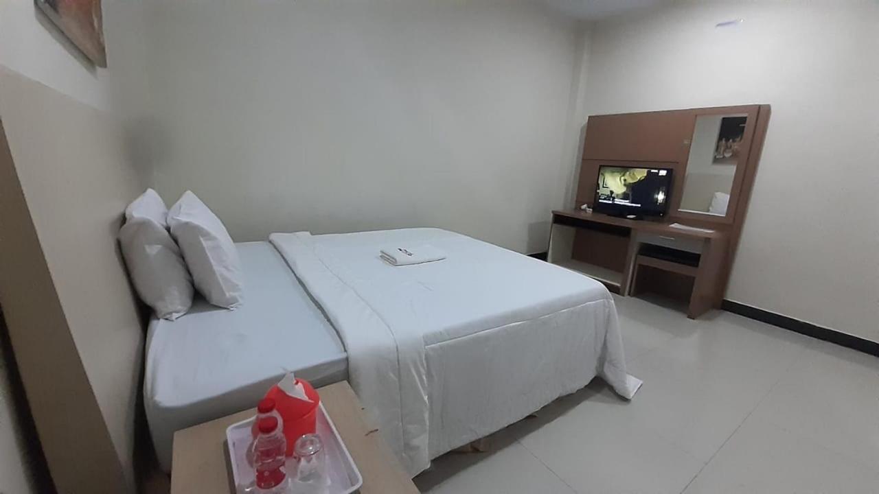 Galaxy Inn Baubau Exteriör bild